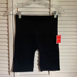 Spanx NWT size Large, lamn bike short